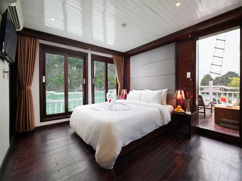 Stellar Cruise - Honeymoon Suite Ocean View - 2 Pax/ Cabin (Location: 2nd Deck - Large Private Balcony)