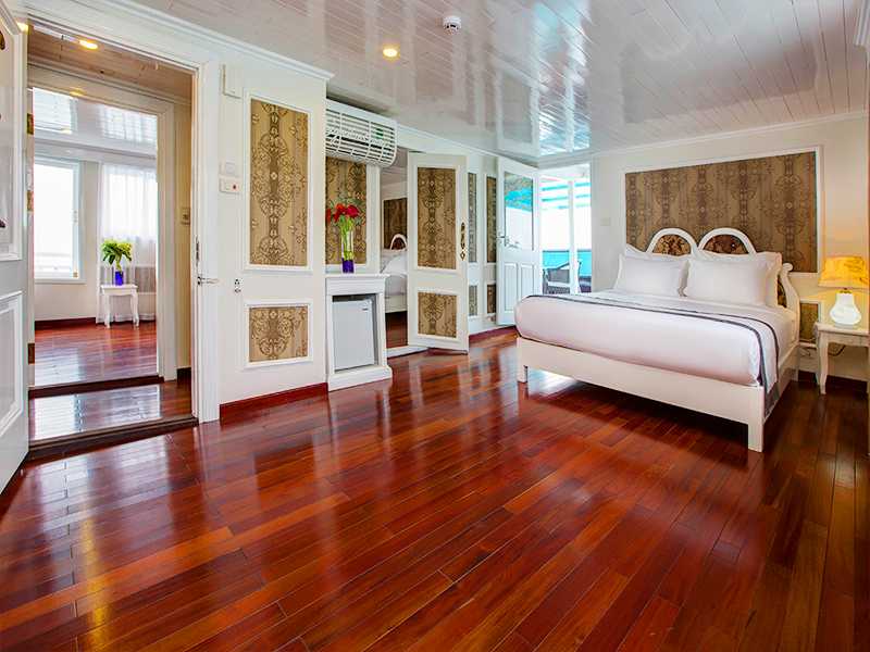 Signature Royal Cruise - Elite Family Suite - 4 Pax/ Cabin (Location: 2nd Deck - Private Sun Terrace)