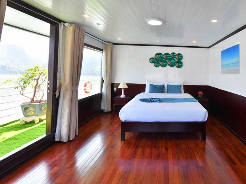 Sapphire Cruise - Suite Cabin - 2 Pax/ Cabin (Location: 2nd Deck - Large Private Balcony)
