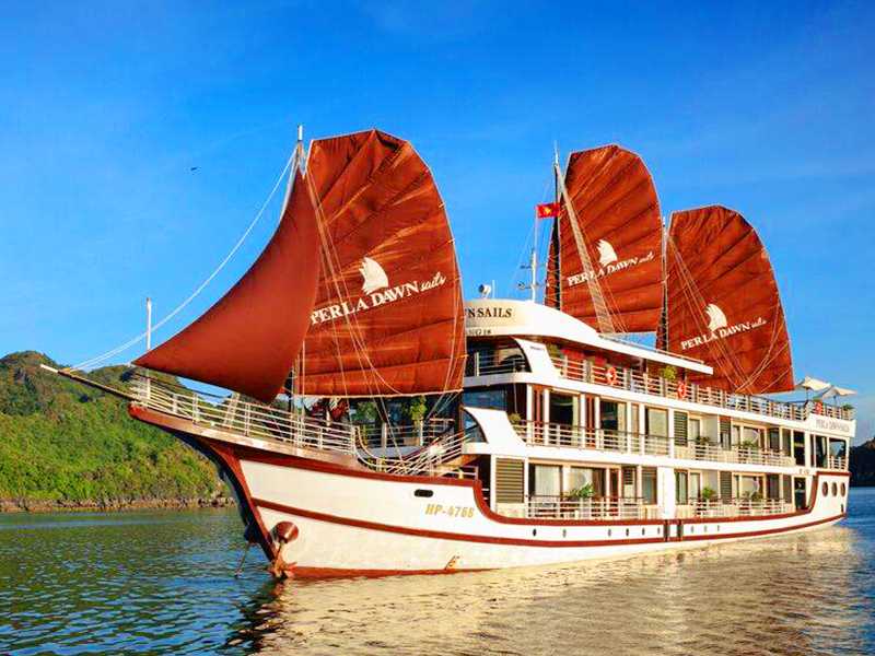 Perla Dawn Sails Cruise