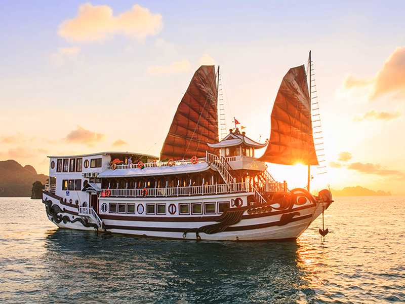 Royal Palace Cruise 3 Days 2 Nights