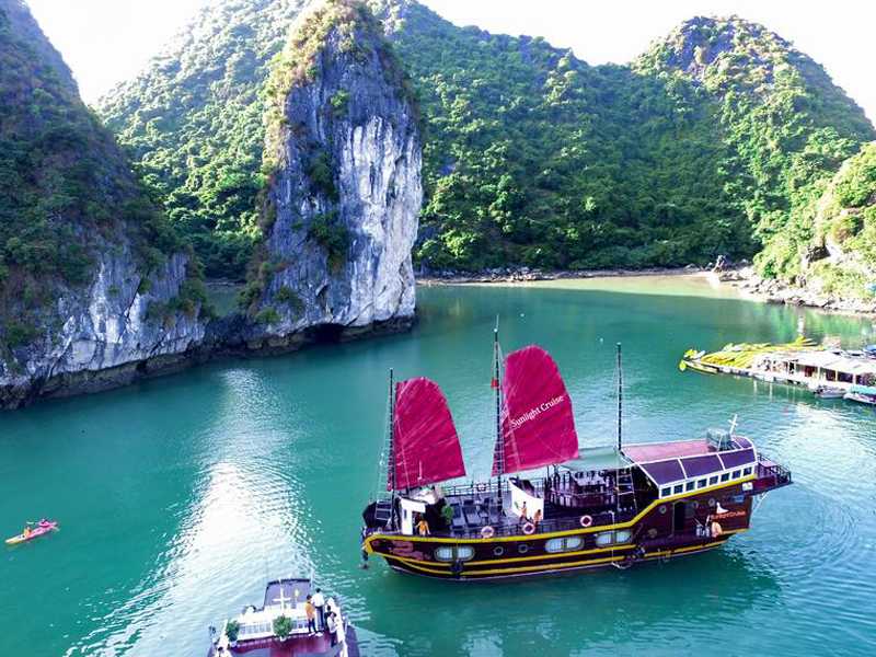 sunlight cruise halong bay